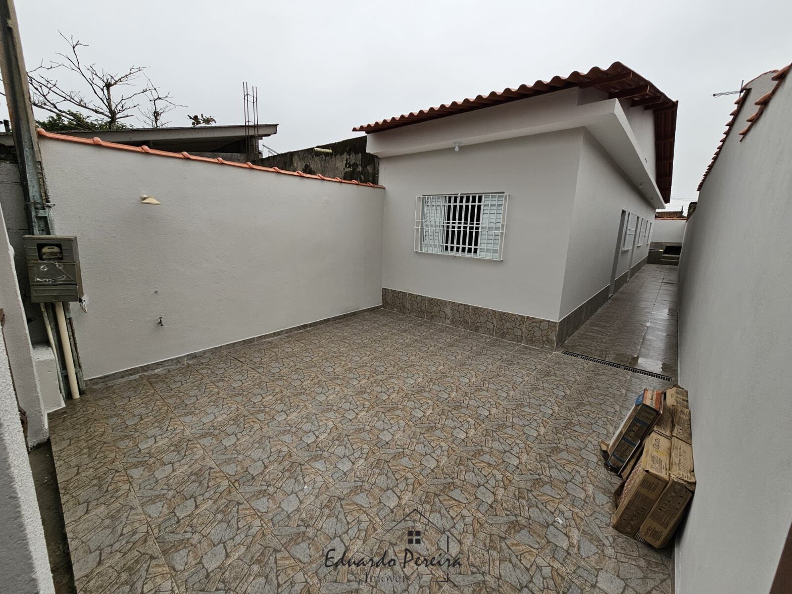 Casa à venda com 2 quartos, 61m² - Foto 2