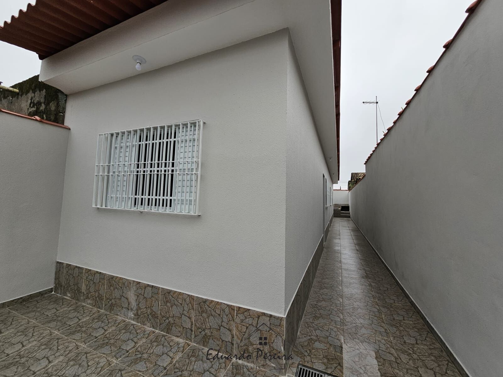 Casa à venda com 2 quartos, 61m² - Foto 4