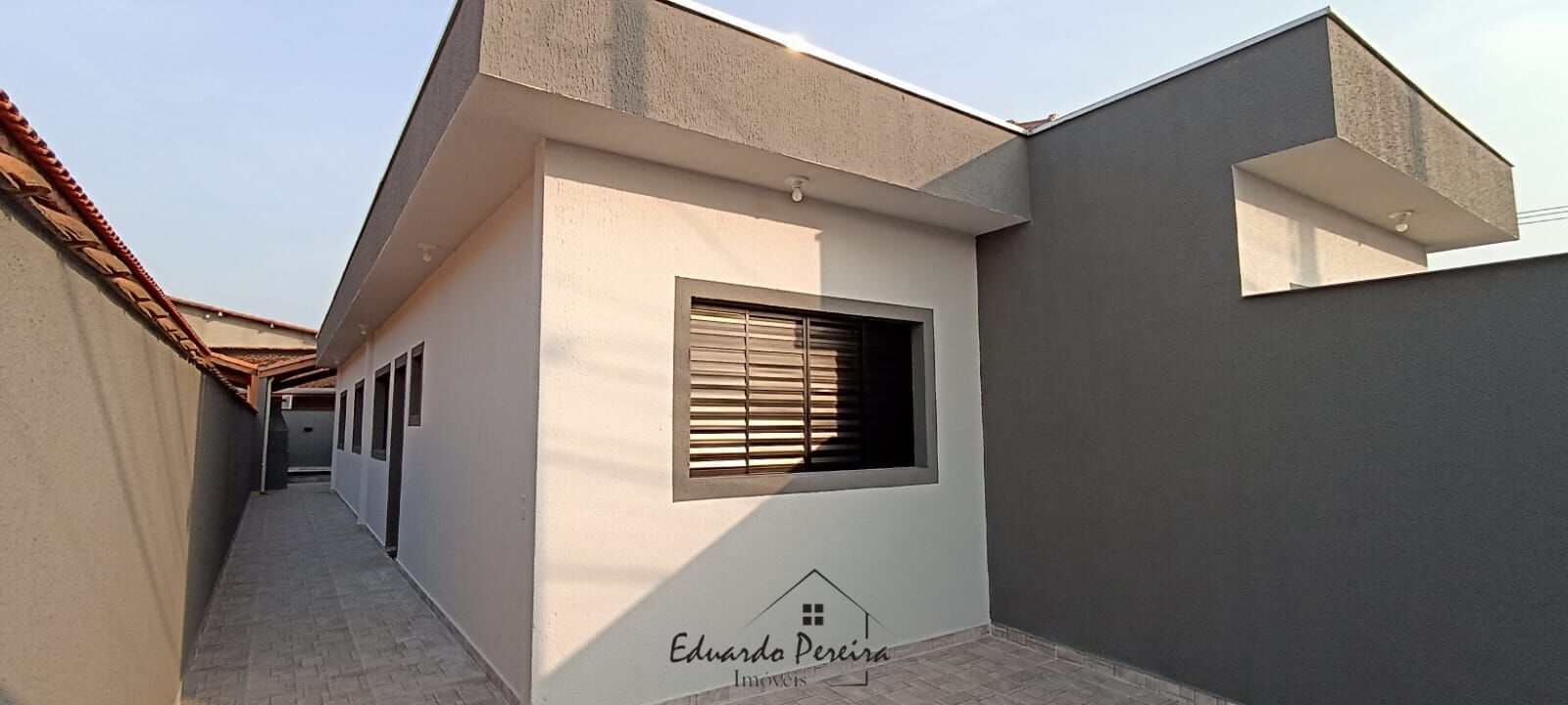 Casa à venda com 2 quartos, 61m² - Foto 4