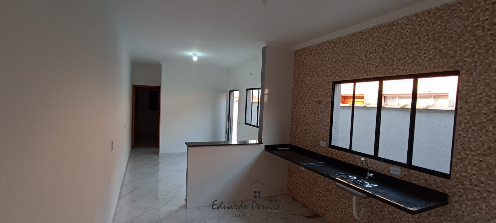 Casa à venda com 2 quartos, 61m² - Foto 11