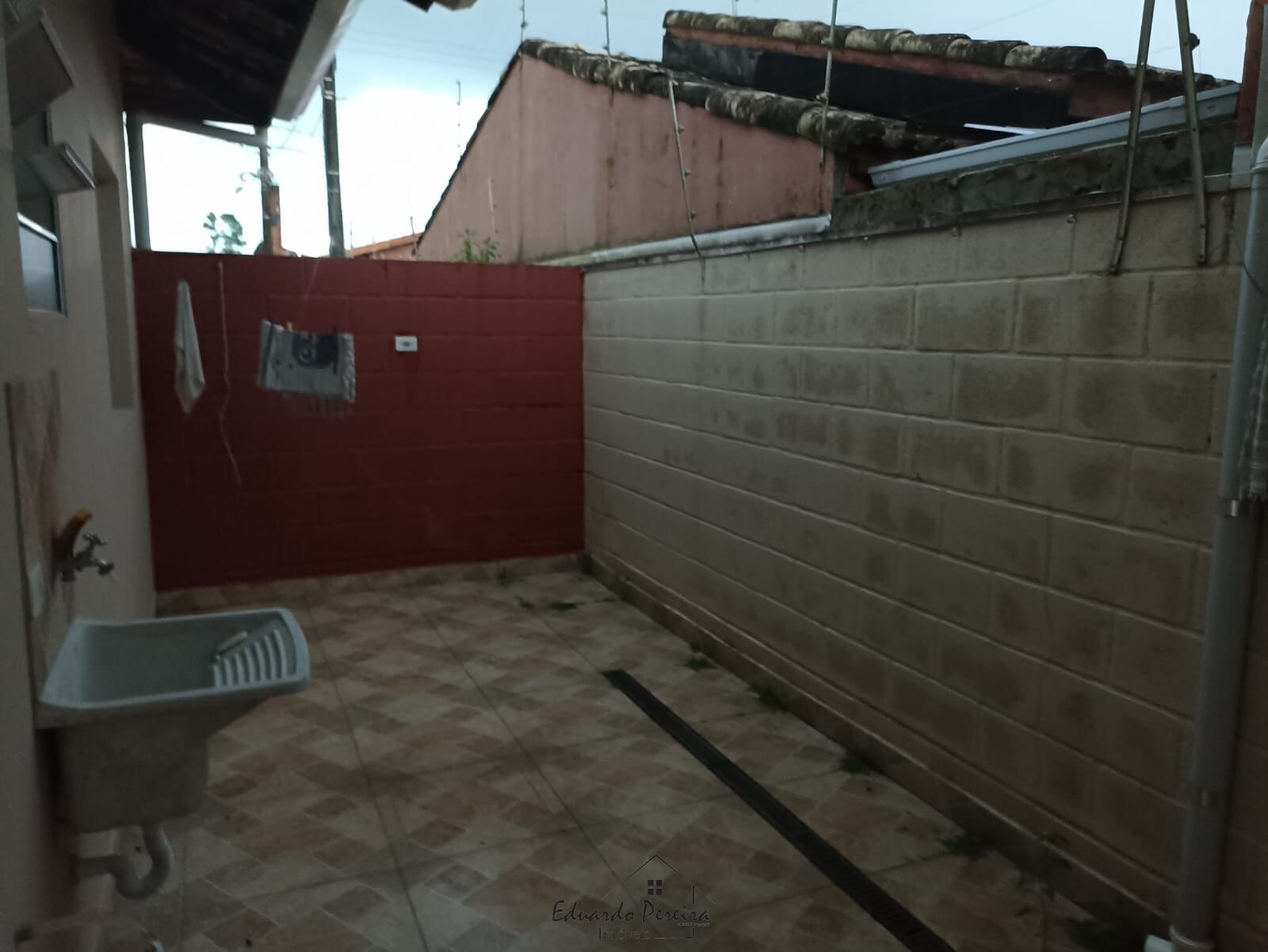 Casa à venda com 2 quartos, 51m² - Foto 11