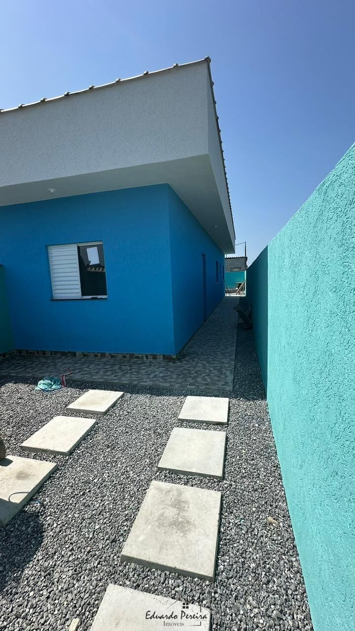 Casa à venda com 2 quartos, 50m² - Foto 2