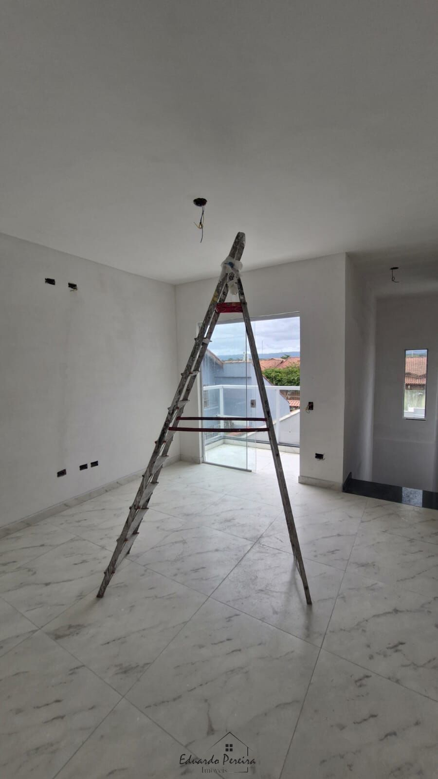 Casa à venda com 3 quartos, 95m² - Foto 3