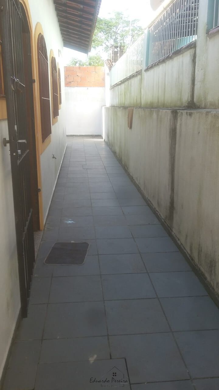 Casa à venda com 2 quartos, 55m² - Foto 3