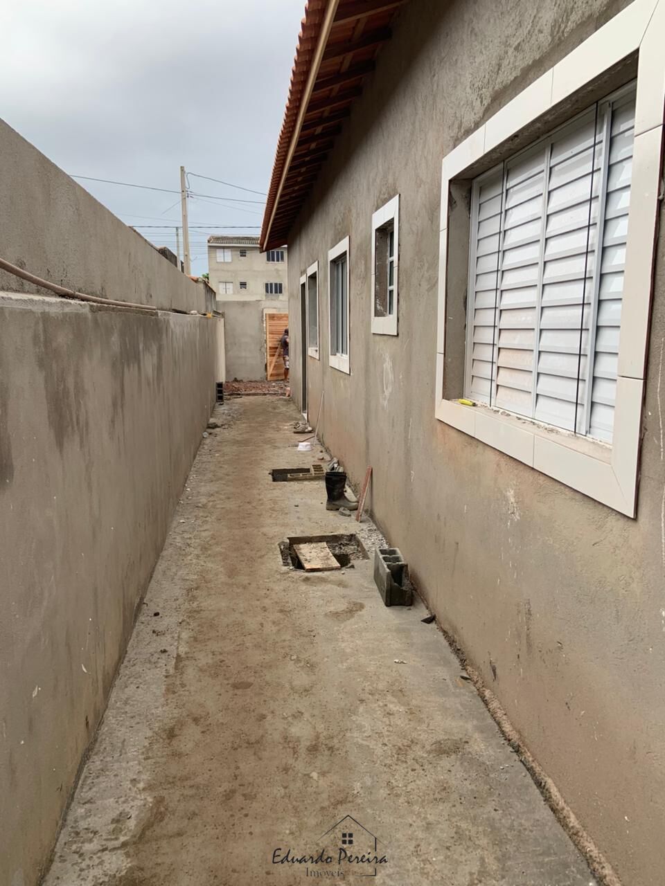 Casa à venda com 2 quartos, 70m² - Foto 4