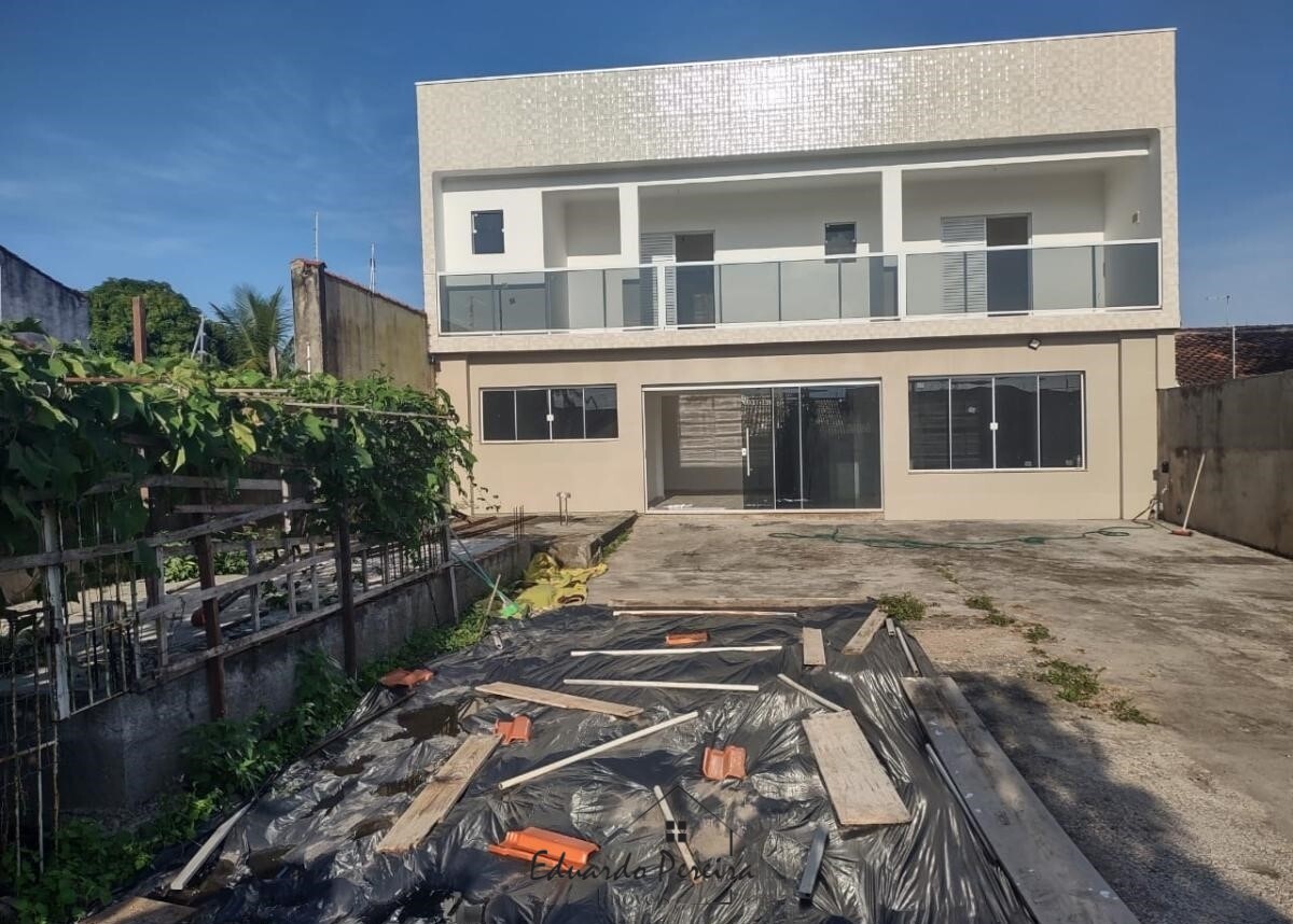 Casa à venda com 2 quartos, 192m² - Foto 2