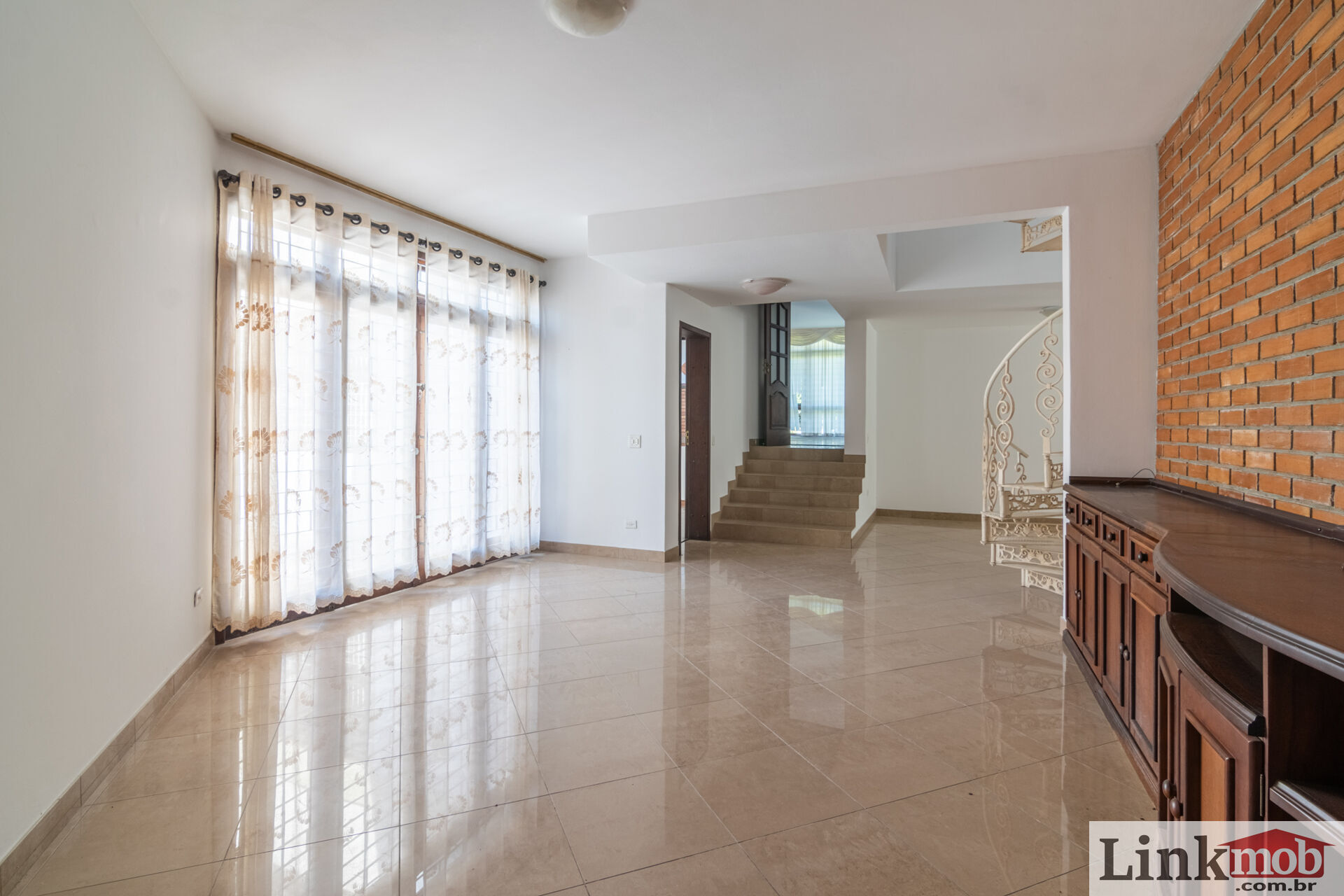 Casa à venda com 4 quartos, 377m² - Foto 4