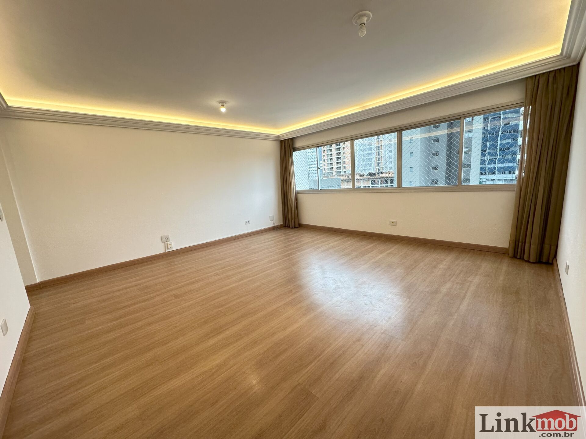 Apartamento para alugar com 3 quartos, 91m² - Foto 11