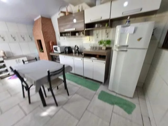 Casa à venda com 3 quartos, 82m² - Foto 11