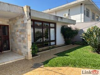 Casa à venda com 3 quartos, 247m² - Foto 1