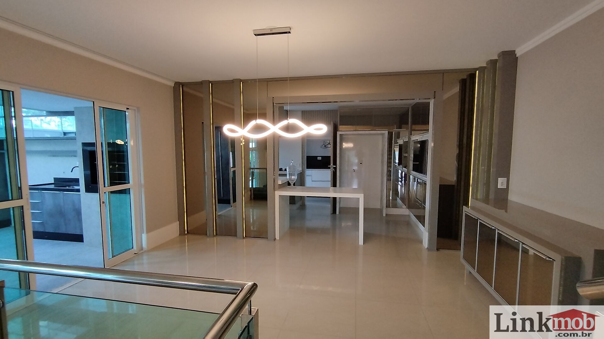 Sobrado à venda com 4 quartos, 345m² - Foto 4