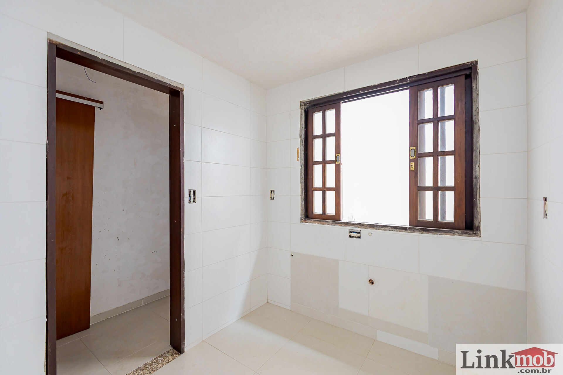 Sobrado à venda com 6 quartos, 219m² - Foto 43