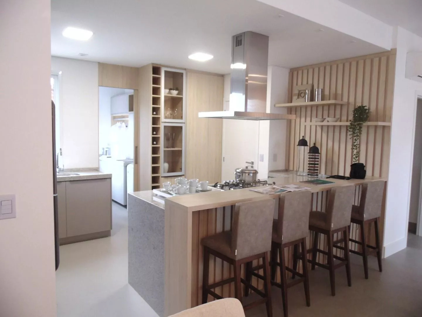 Apartamento à venda com 3 quartos, 103m² - Foto 2