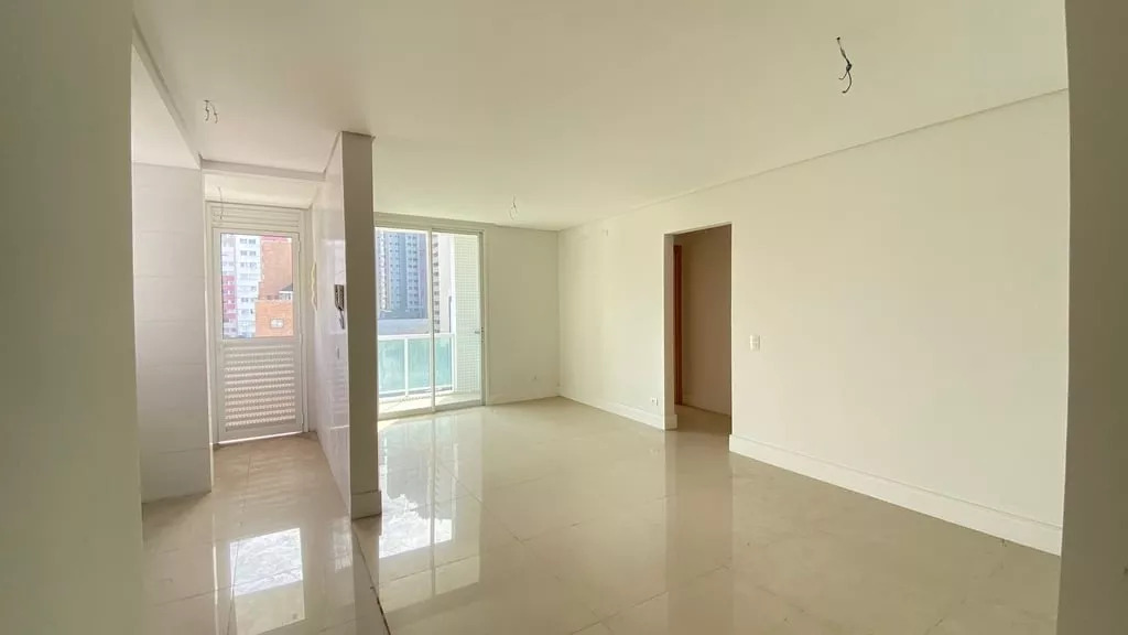 Apartamento à venda com 3 quartos, 95m² - Foto 11