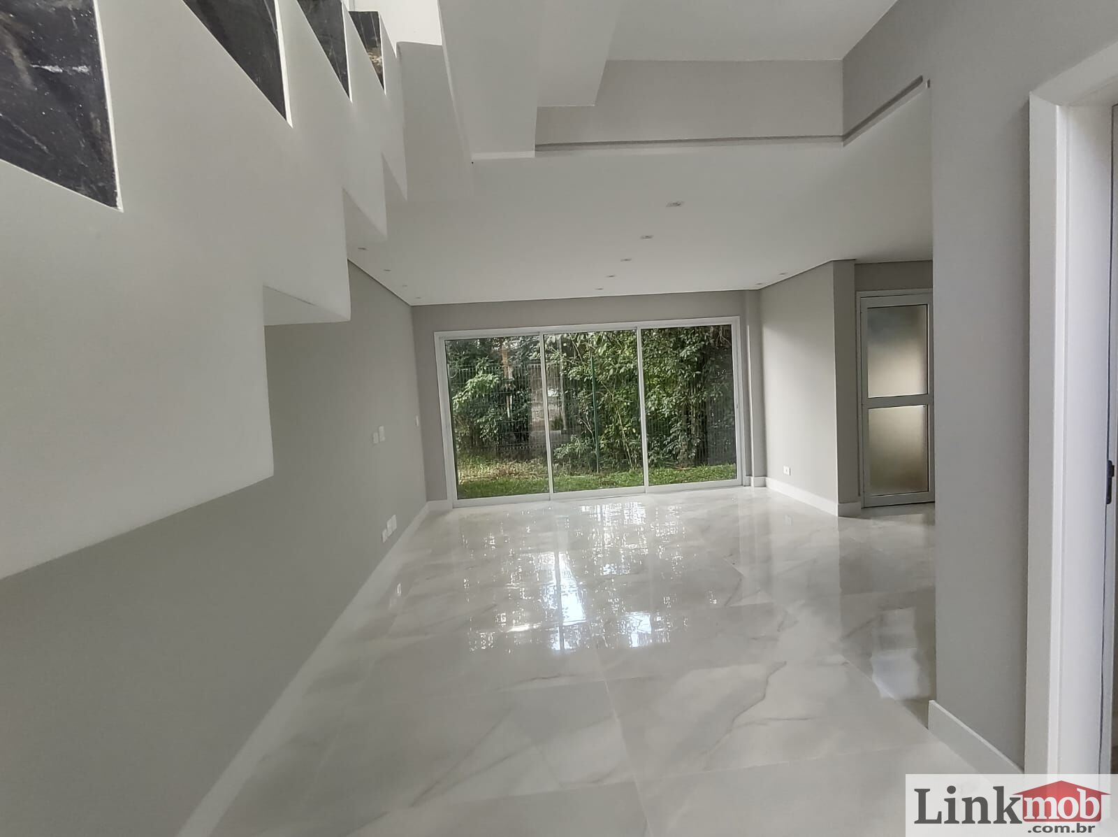 Casa à venda com 3 quartos, 153m² - Foto 4