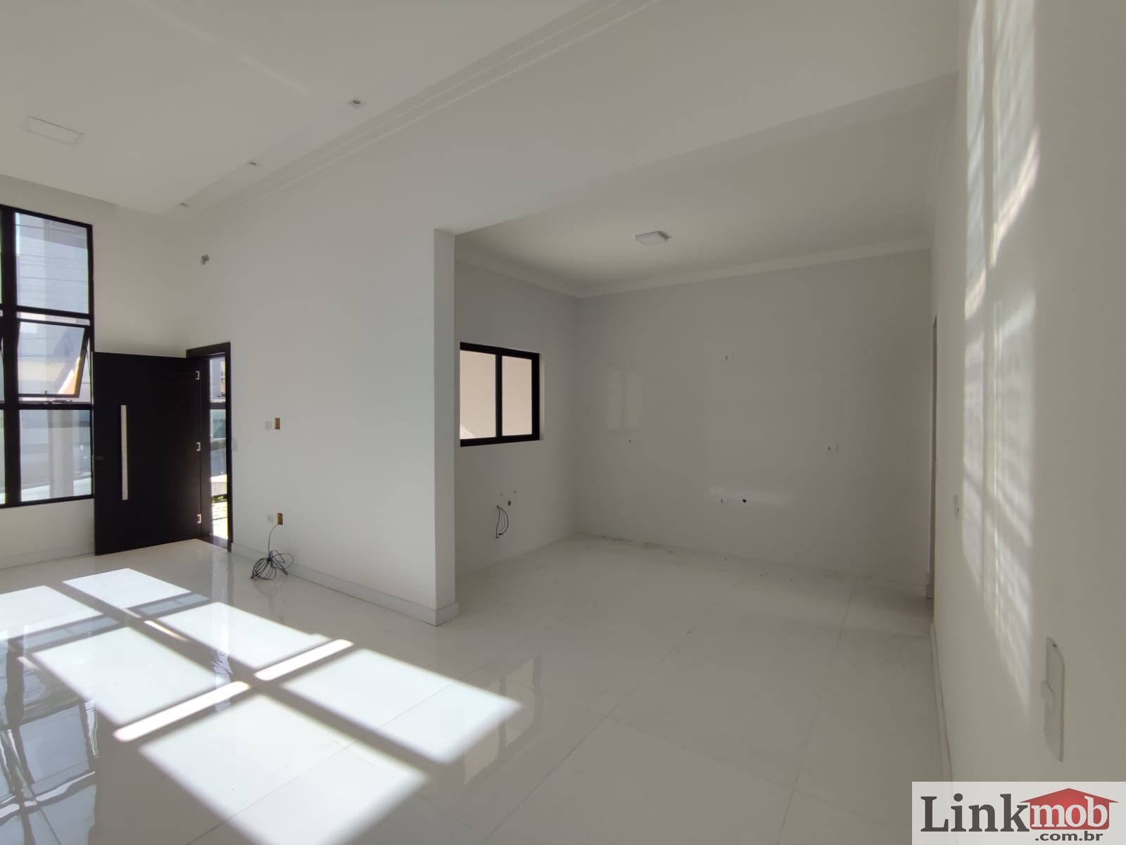 Casa à venda com 3 quartos, 180m² - Foto 4