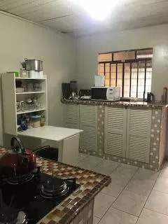 Casa à venda com 3 quartos, 37m² - Foto 2