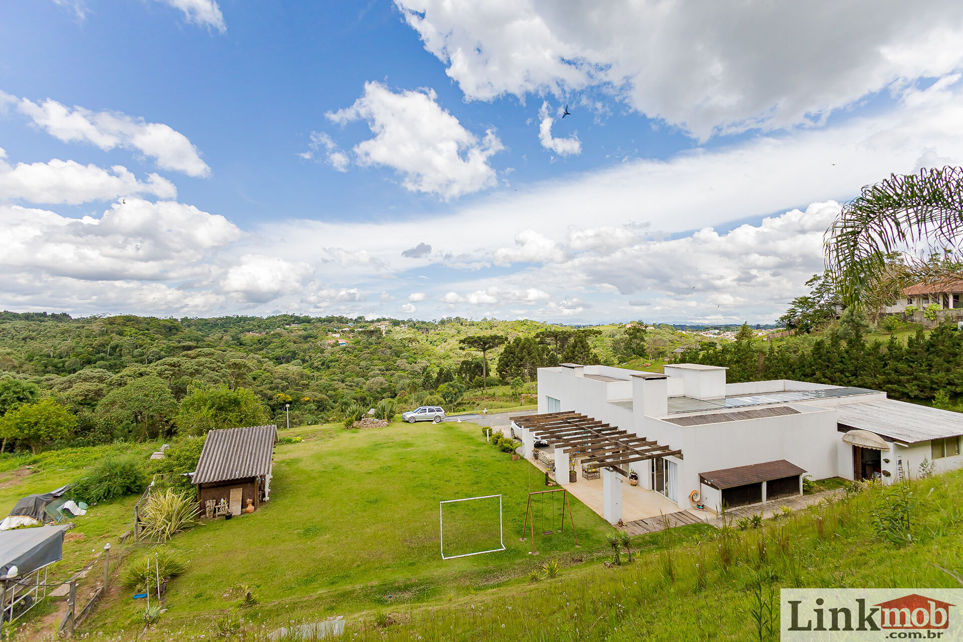 Casa à venda com 3 quartos, 300m² - Foto 1