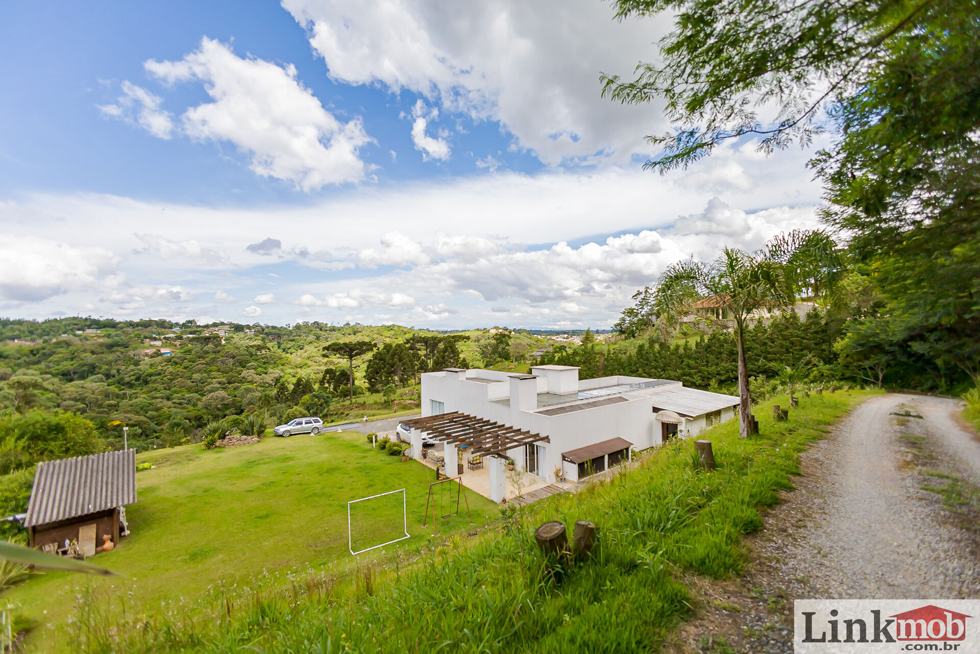 Casa à venda com 3 quartos, 300m² - Foto 2