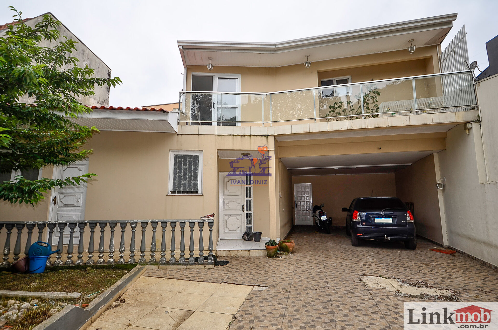 Casa à venda com 3 quartos, 181m² - Foto 1