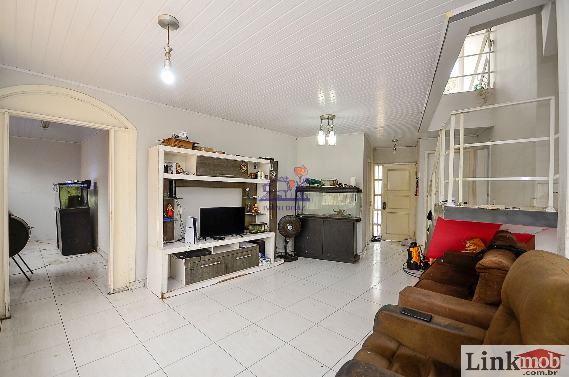 Casa à venda com 3 quartos, 181m² - Foto 4