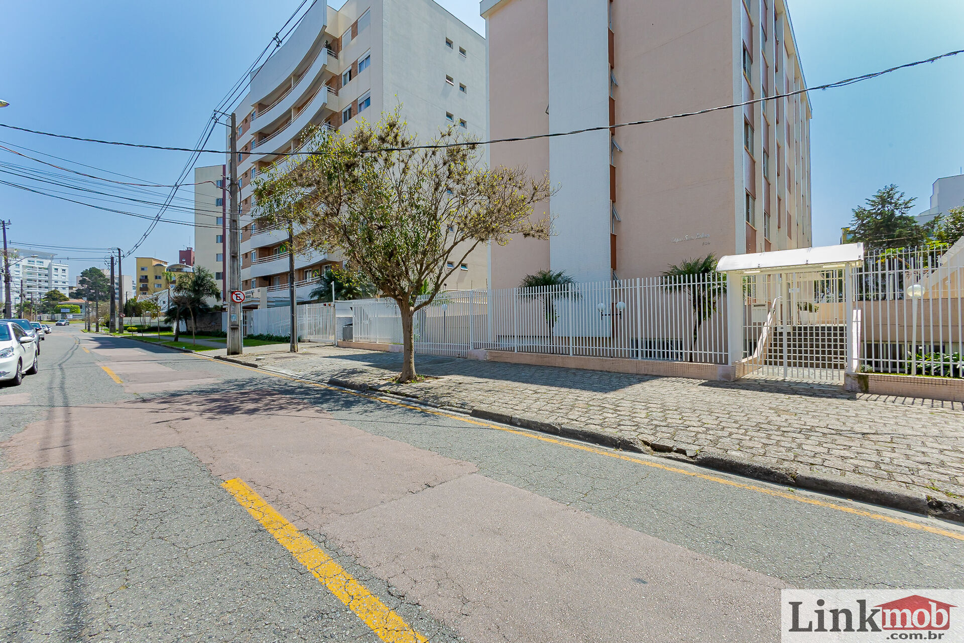 Apartamento à venda com 3 quartos, 125m² - Foto 2