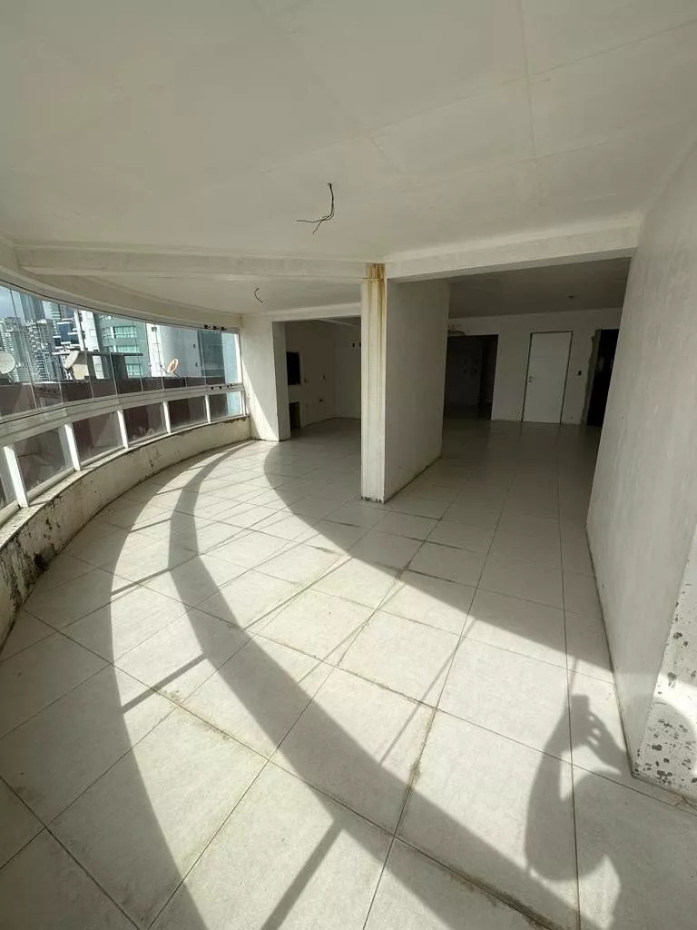 Apartamento à venda com 4 quartos, 192m² - Foto 34