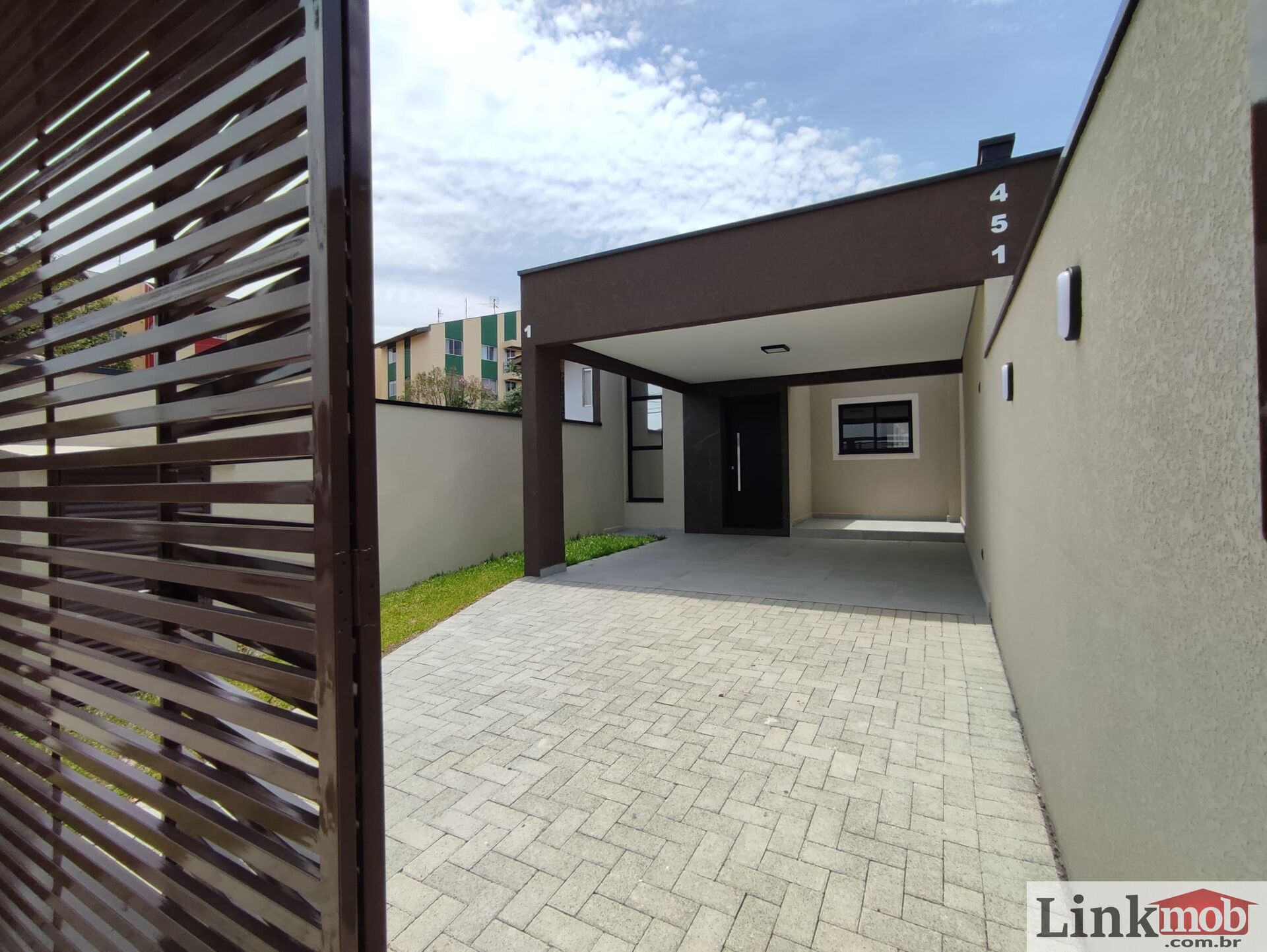 Casa à venda com 3 quartos, 118m² - Foto 2