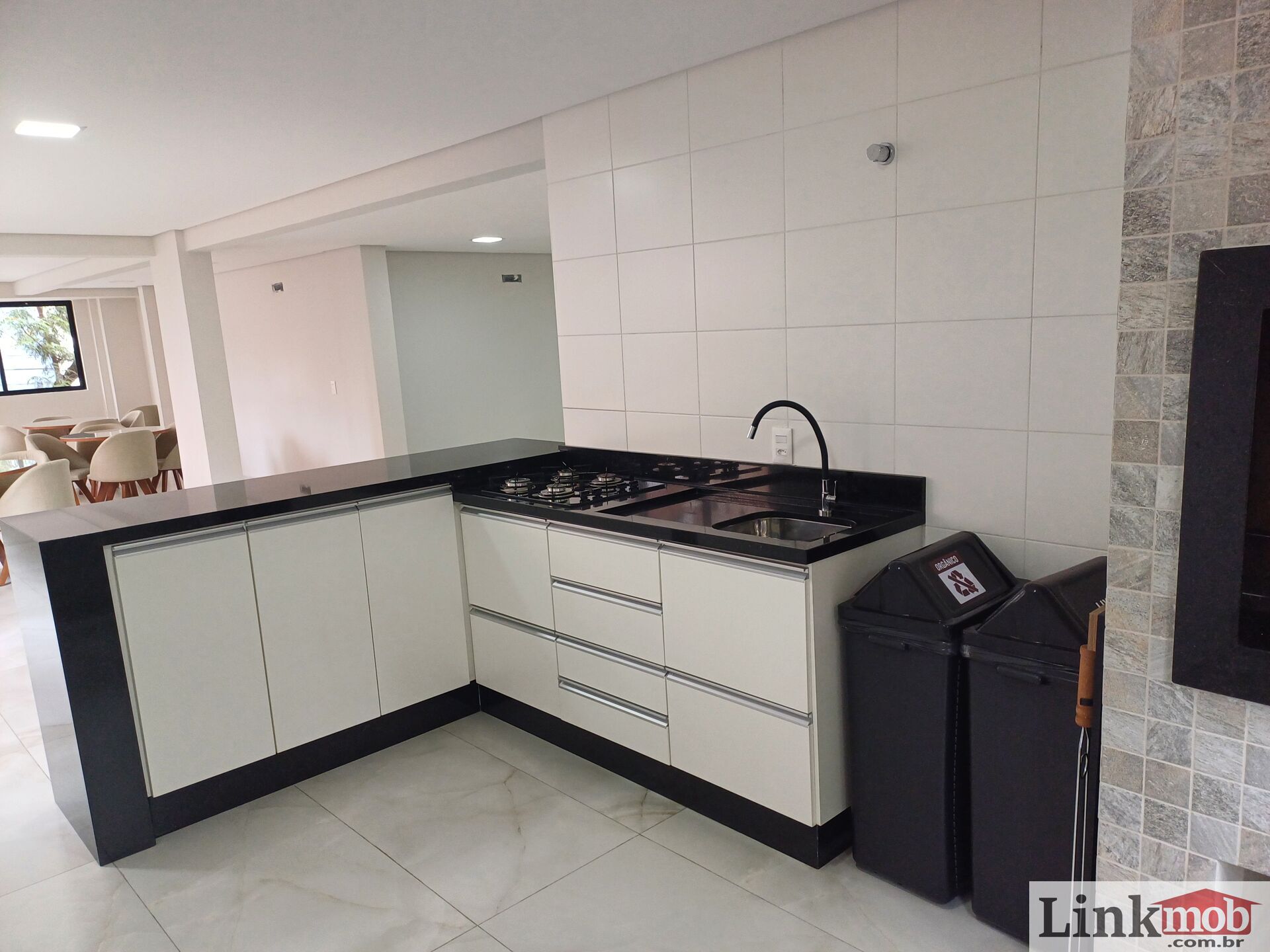 Apartamento à venda com 1 quarto, 42m² - Foto 13