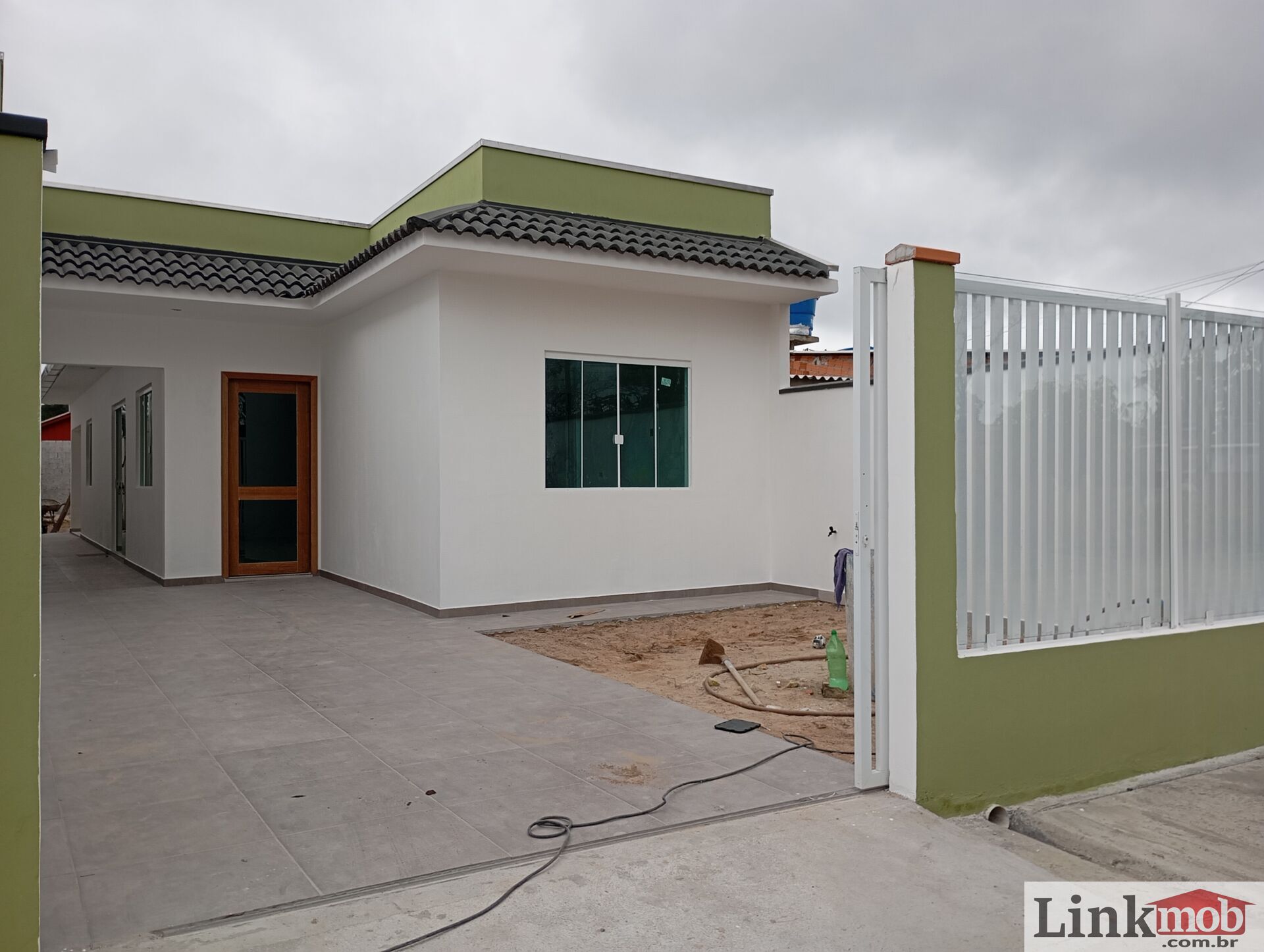 Casa à venda com 3 quartos, 75m² - Foto 2