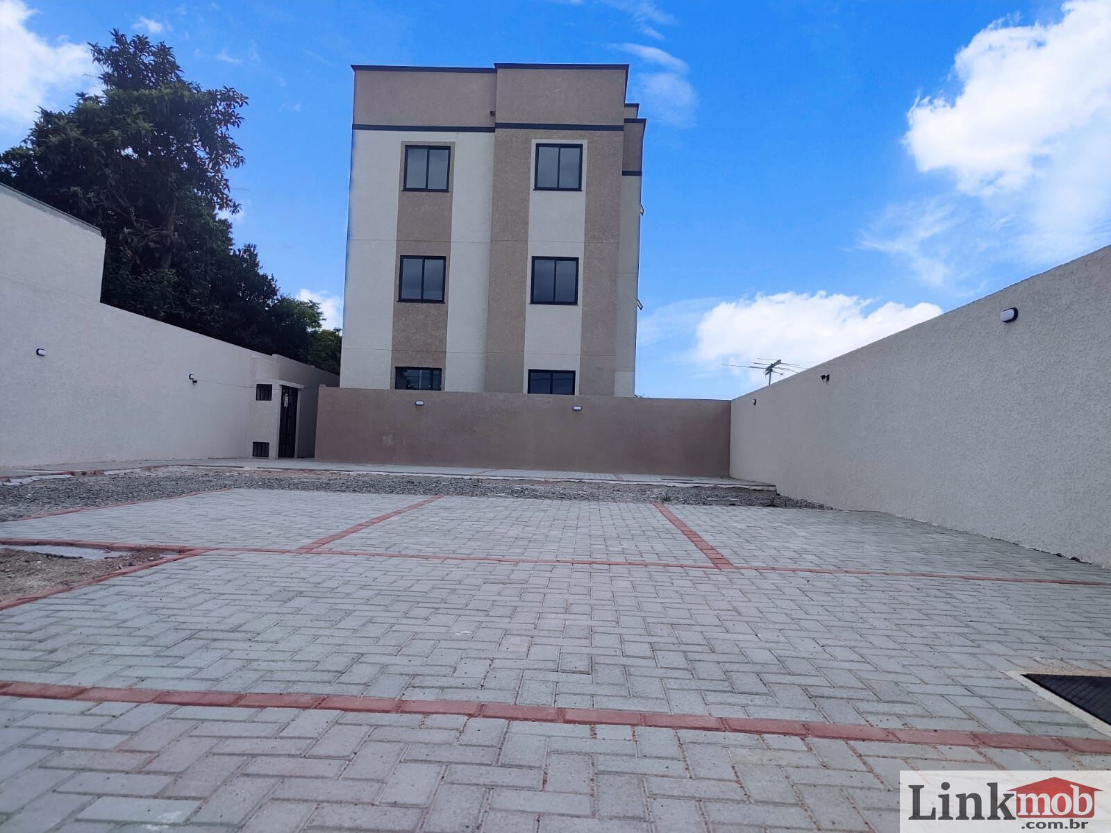 Apartamento à venda com 3 quartos, 107m² - Foto 1