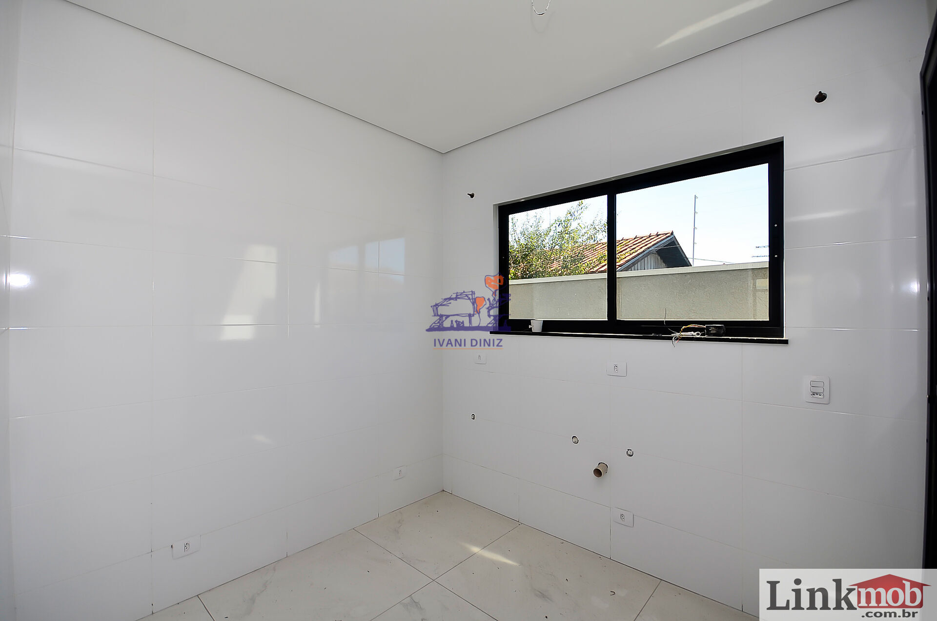 Casa à venda com 3 quartos, 80m² - Foto 12