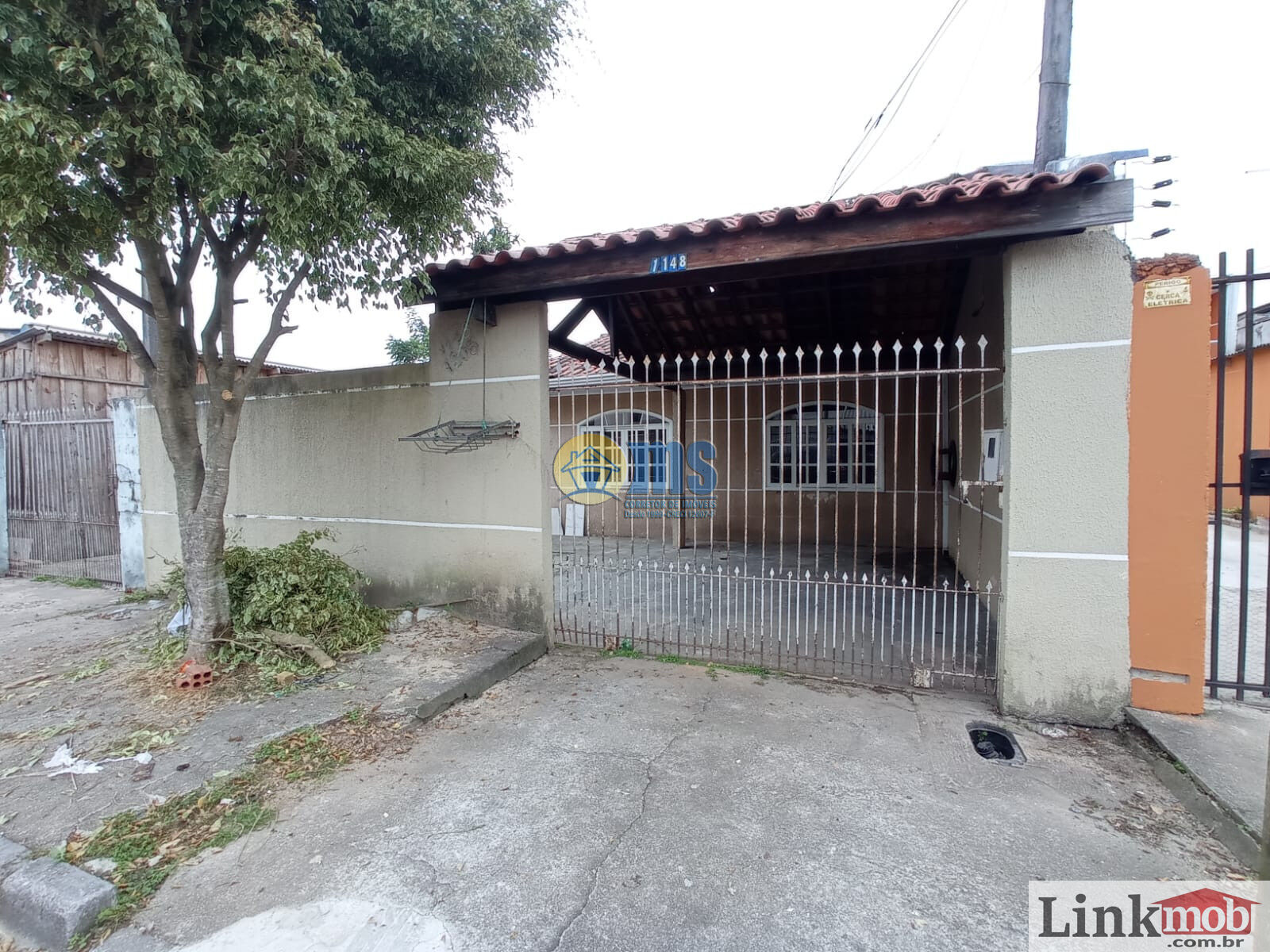 Casa à venda com 2 quartos, 100m² - Foto 2