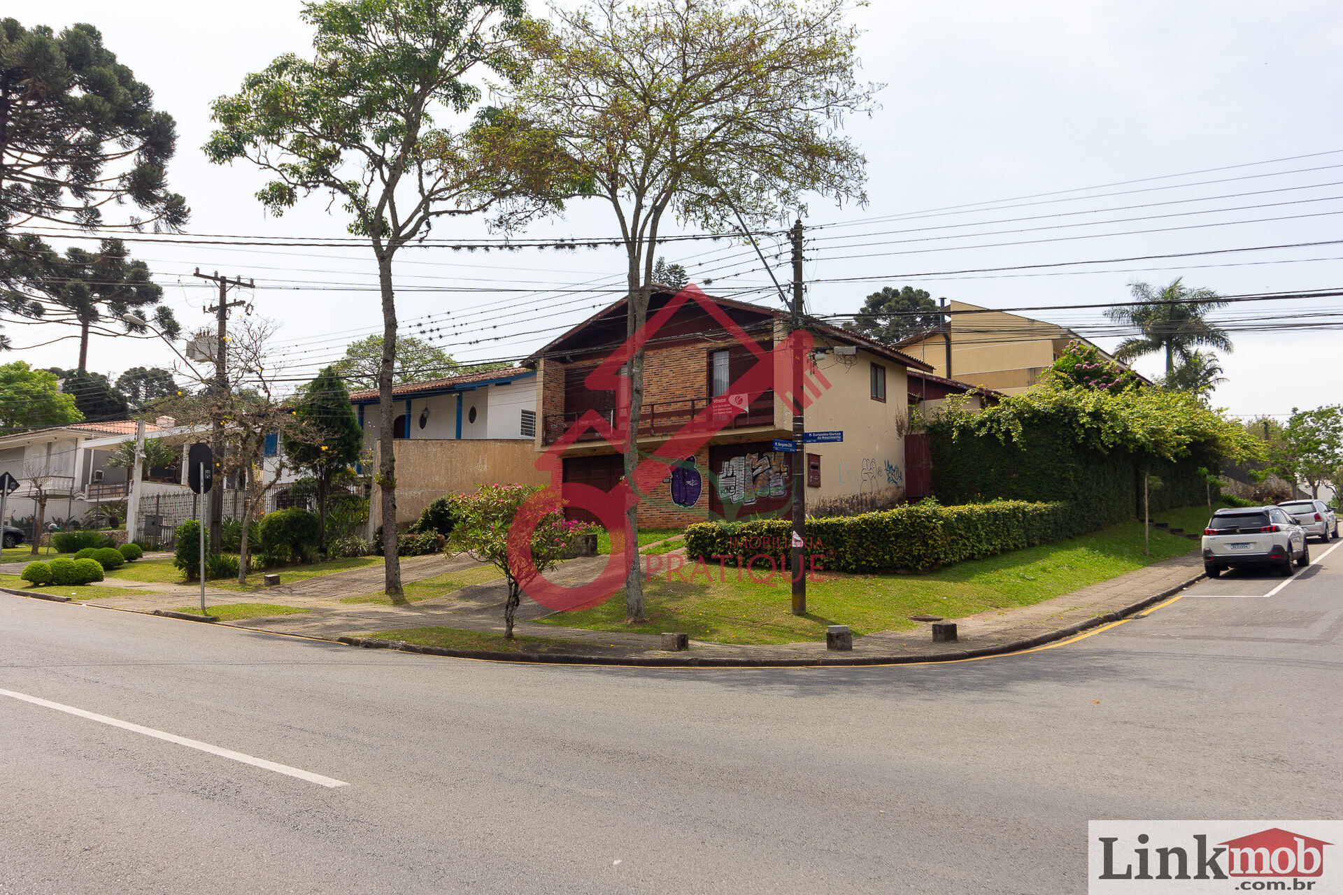 Casa à venda com 3 quartos, 279m² - Foto 3