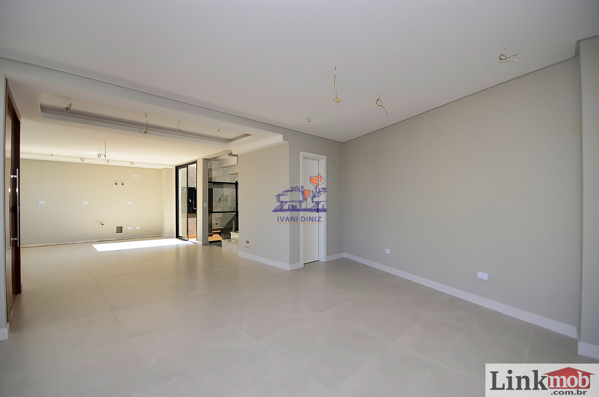 Casa à venda com 3 quartos, 215m² - Foto 9