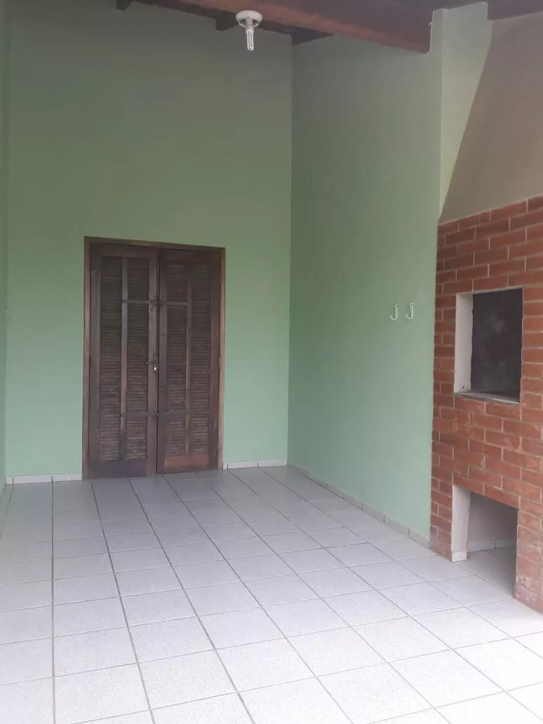 Casa à venda com 3 quartos, 68m² - Foto 3