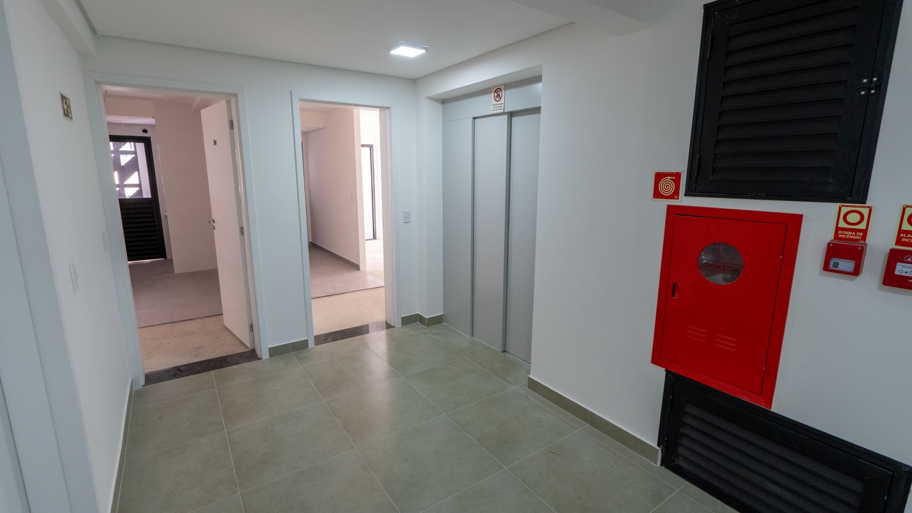 Apartamento à venda com 2 quartos, 64m² - Foto 26