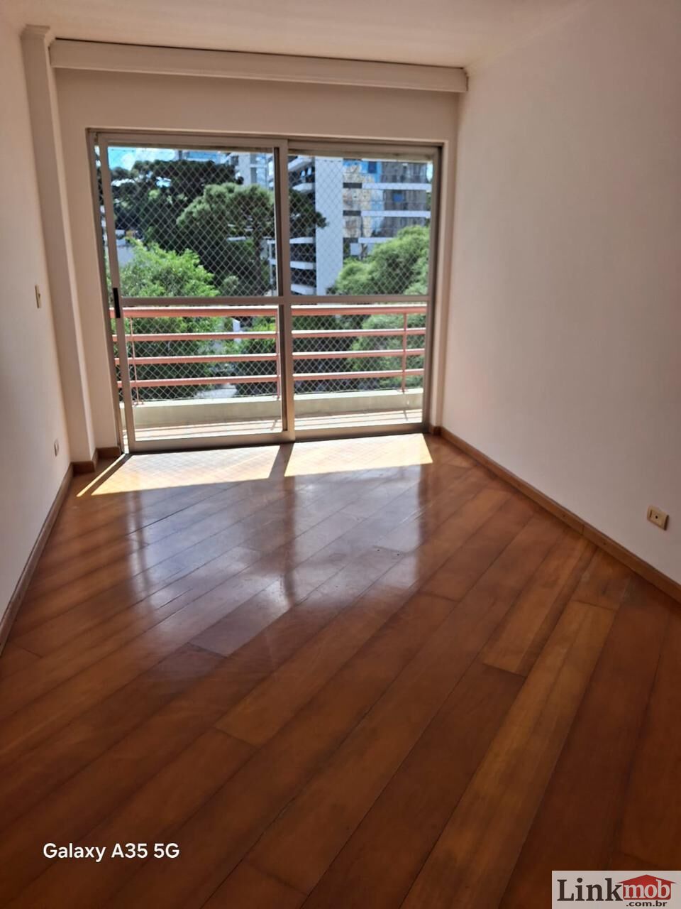 Apartamento para alugar com 2 quartos, 75m² - Foto 3