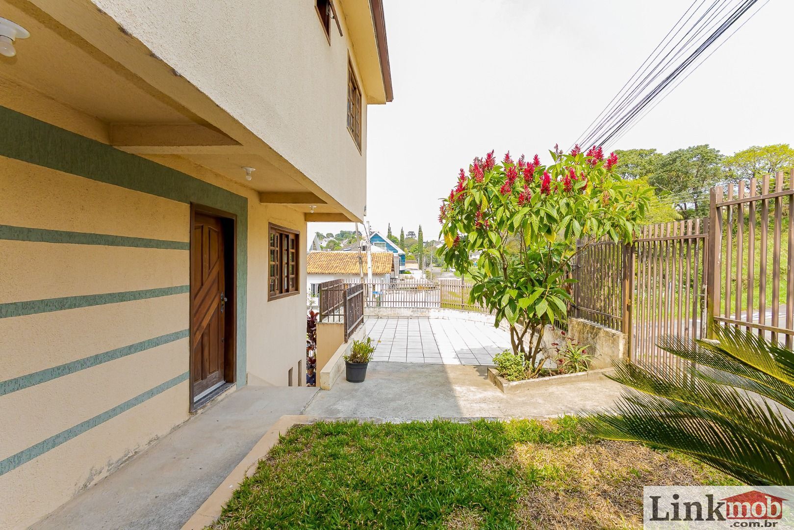 Casa à venda com 6 quartos, 219m² - Foto 6