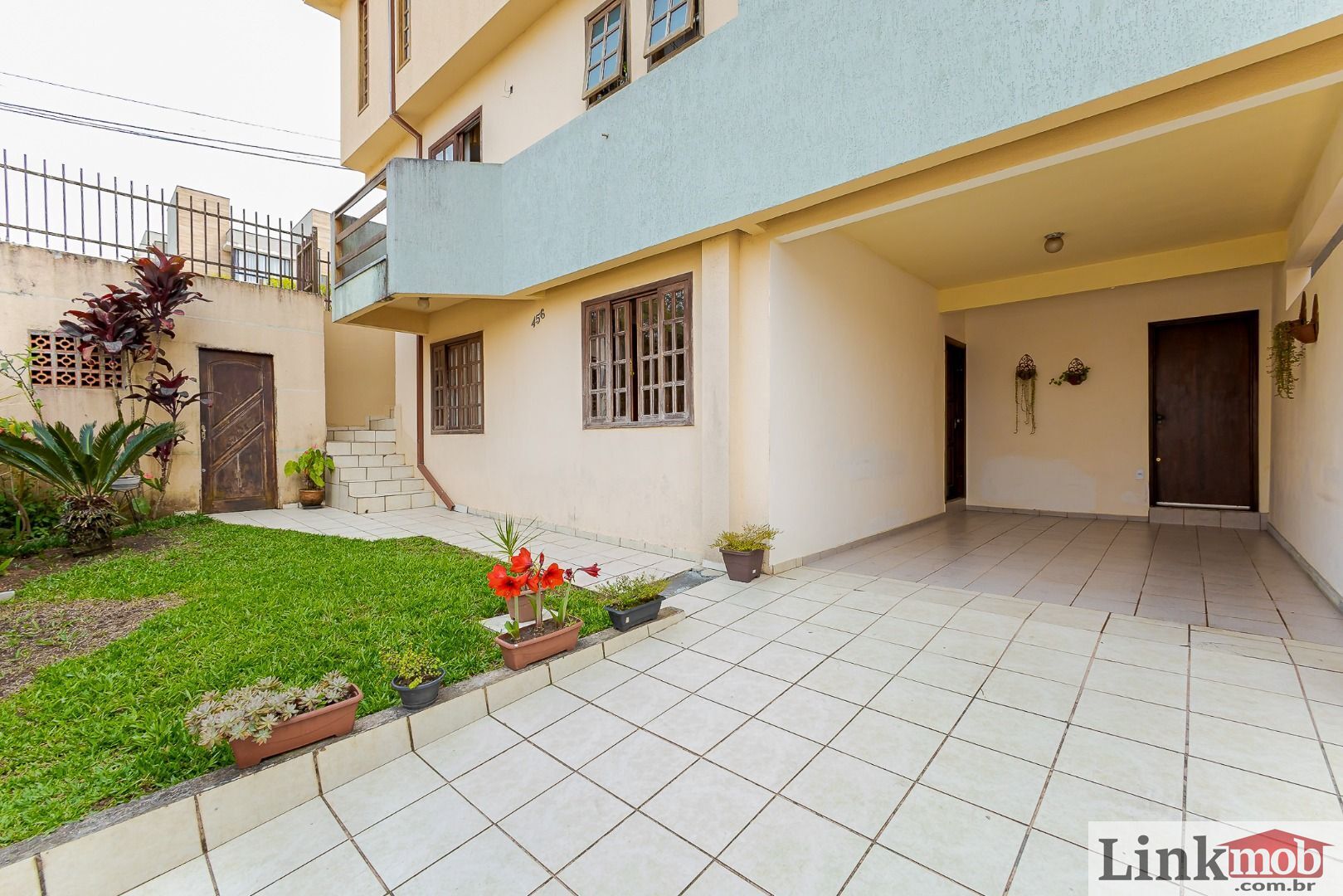 Casa à venda com 6 quartos, 219m² - Foto 4