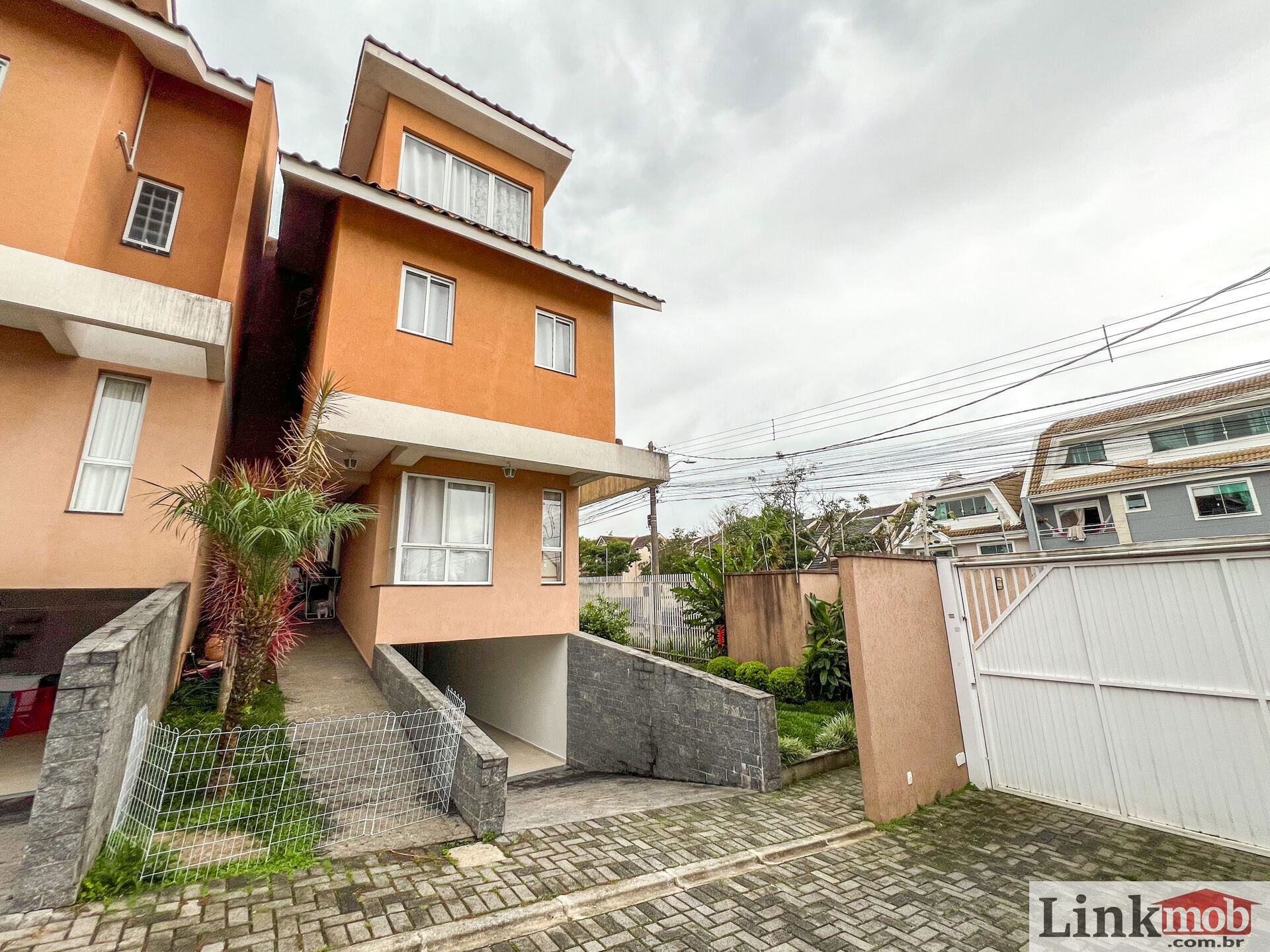 Sobrado à venda com 2 quartos, 173m² - Foto 1