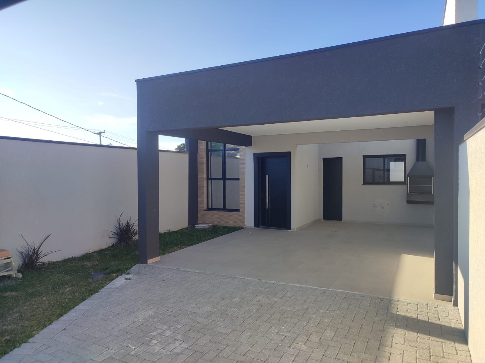 Casa à venda com 3 quartos, 104m² - Foto 1