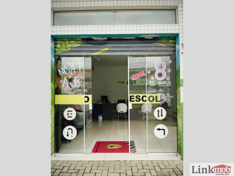 Sobrado à venda com 3 quartos, 251m² - Foto 2