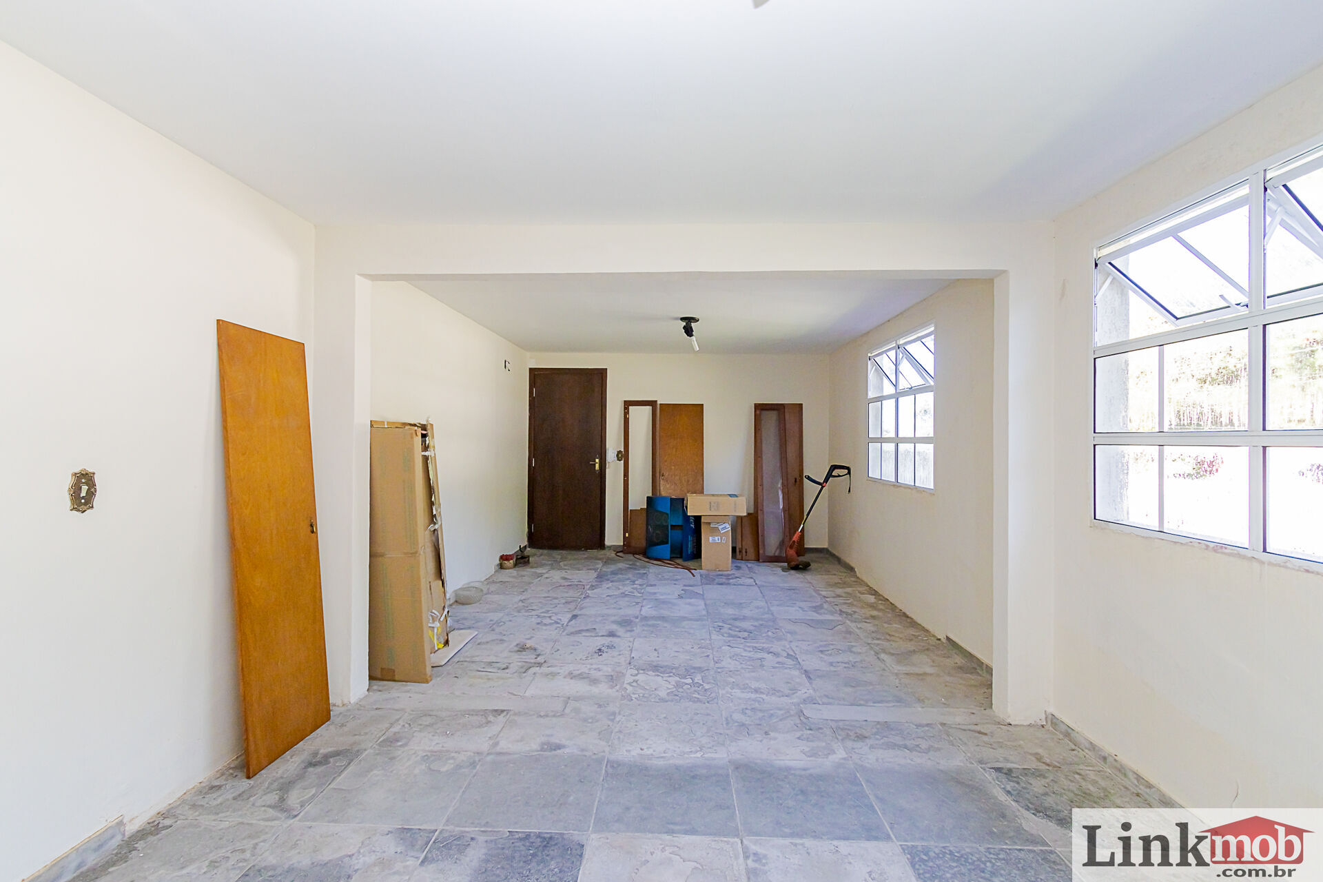 Casa à venda com 3 quartos, 314m² - Foto 10