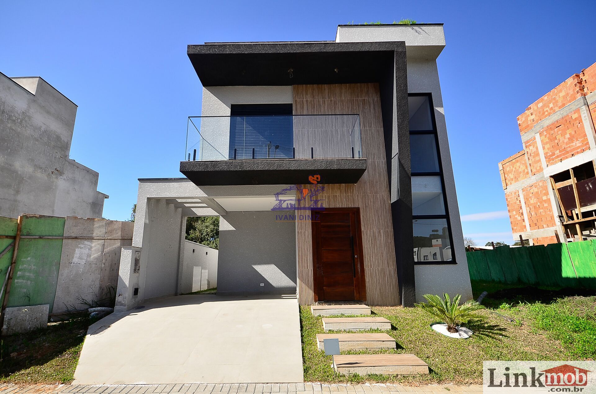 Casa de Condomínio à venda com 3 quartos, 202m² - Foto 1