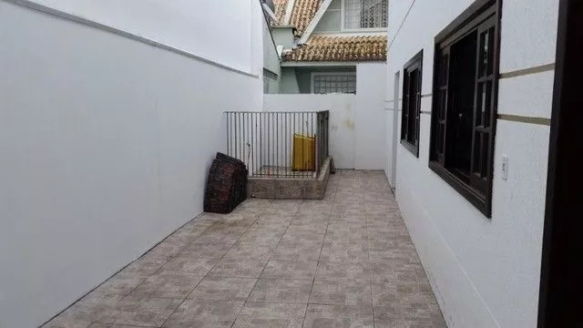 Sobrado à venda com 3 quartos, 300m² - Foto 2