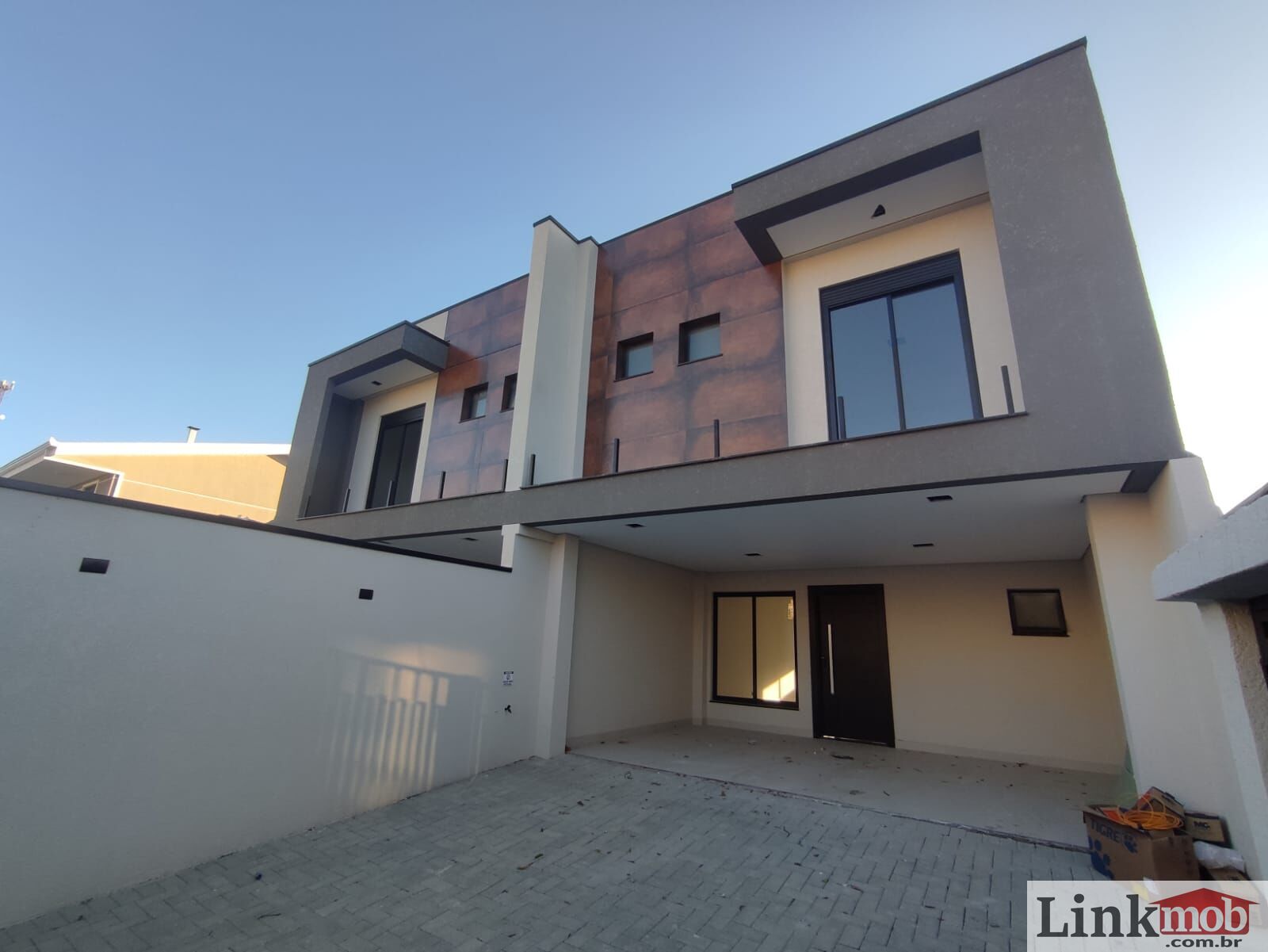 Sobrado à venda com 3 quartos, 202m² - Foto 1