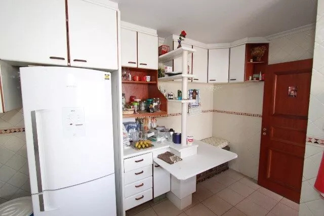 Apartamento à venda com 4 quartos, 201m² - Foto 15