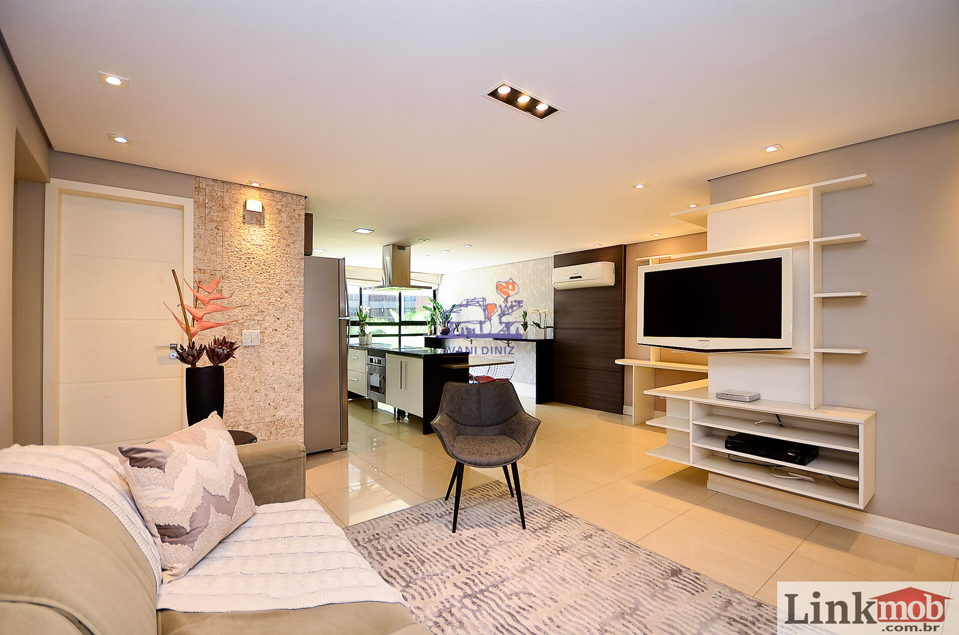 Apartamento à venda com 2 quartos, 68m² - Foto 3