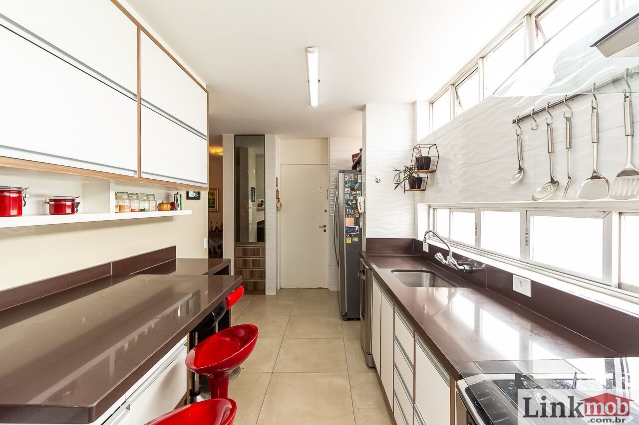 Apartamento à venda com 3 quartos, 150m² - Foto 4